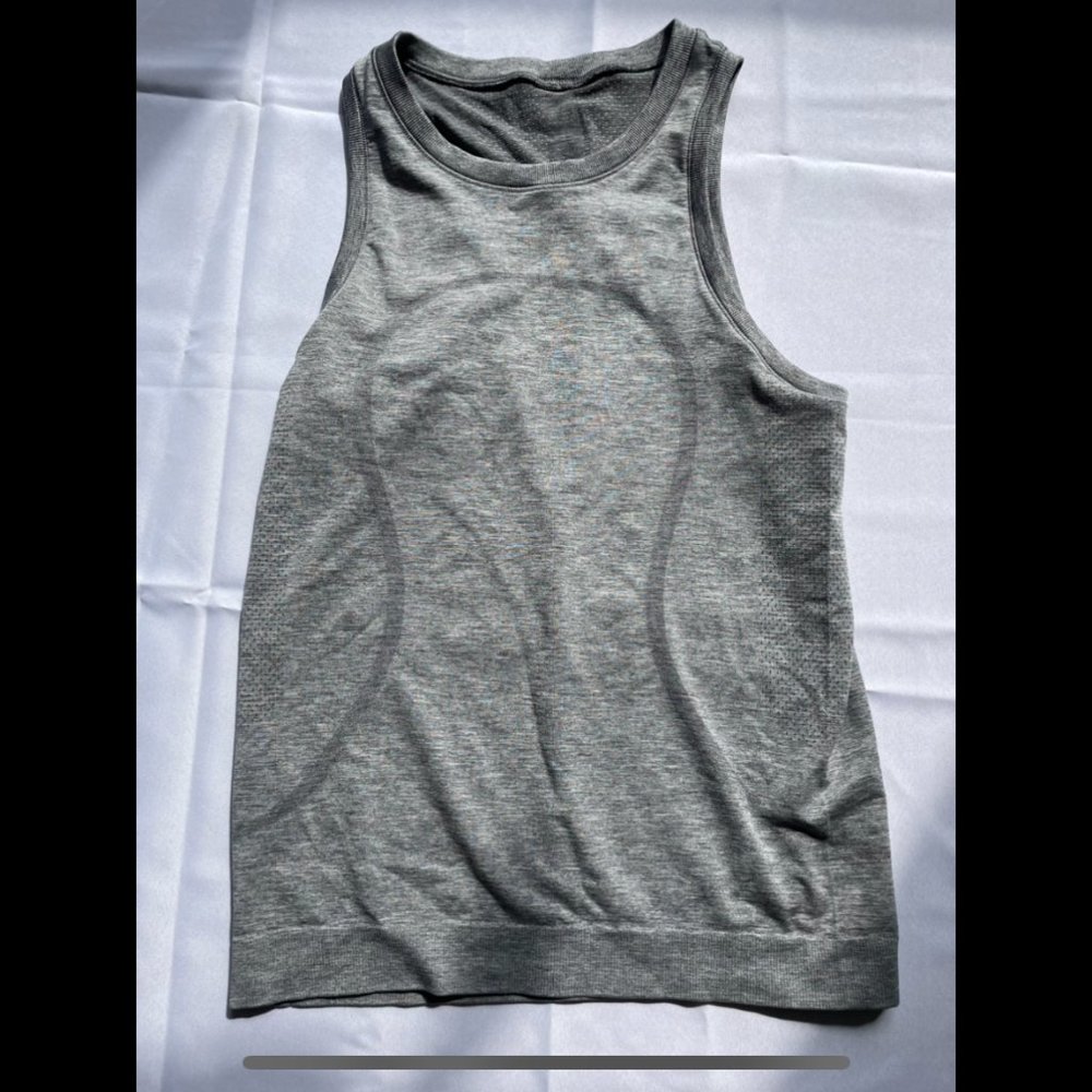 Lululemon Lightweight Stretch Tank, Size 6